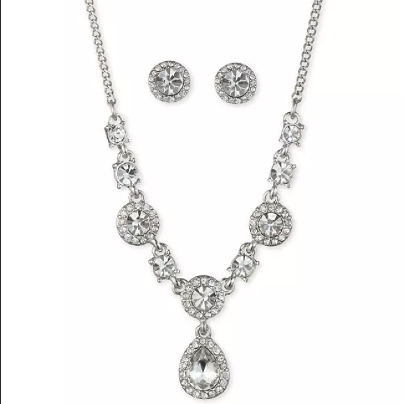 Givenchy
Silver-Tone Crystal Earrings & Necklace - Picture 6 of 8